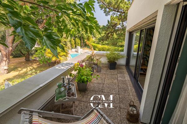 Bordeaux-Caudéran Duplex 98m² jardin, piscine, box garage et parking