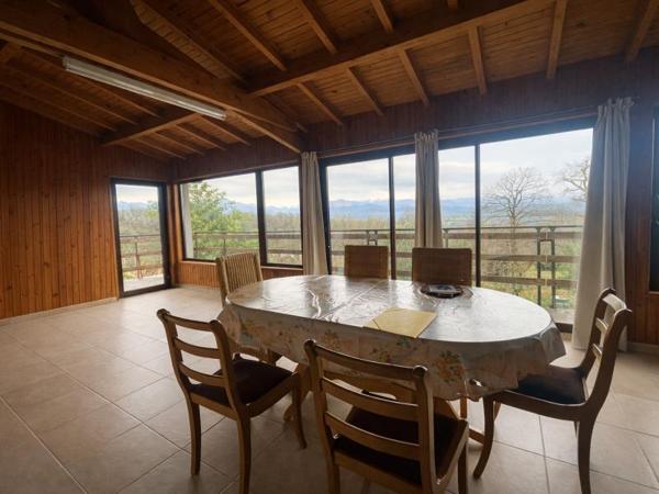 Maison - Proximite oloron-sainte-marie - Réf.:205361 PROXIMITE IMMEDIATE OLORON - MAISON D'HABITATION T5 AVEC JARDIN ET JOLIE VUE SUR LES PYRENEES -