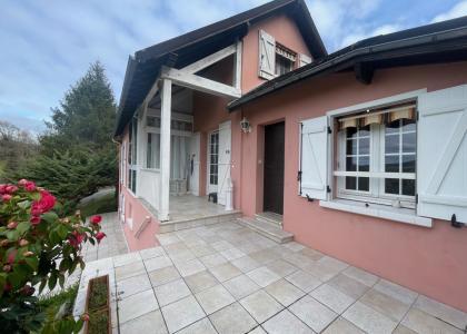 Maison - Proximite oloron-sainte-marie - Réf.:205361 PROXIMITE IMMEDIATE OLORON - MAISON D'HABITATION T5 AVEC JARDIN ET JOLIE VUE SUR LES PYRENEES -