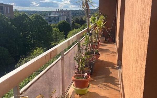 Appartement à vendre    1 pièce • 46,10 m2 Caluire-et-Cuire