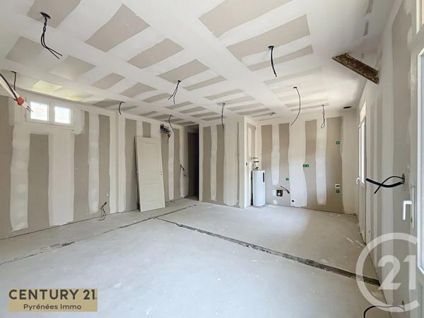 Appartement T2 à vendre  2 pièces - 46,50 m 2   BAGNERES DE LUCHON  - 31