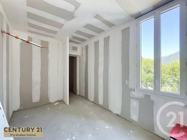 Appartement T2 à vendre  2 pièces - 46,50 m 2   BAGNERES DE LUCHON  - 31