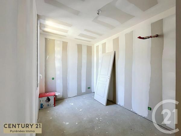 Appartement T2 à vendre  2 pièces - 46,50 m 2   BAGNERES DE LUCHON  - 31