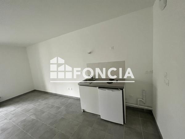 Location Studio 31.8 m² - 15 AVENUE CHANOINE CARLOTTI Tours 37200