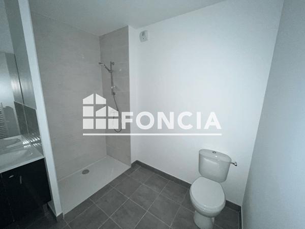 Location Studio 31.8 m² - 15 AVENUE CHANOINE CARLOTTI Tours 37200