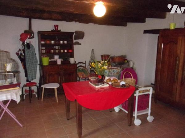 SAINT MARTIN SUR OUST, maison de village à vendre.