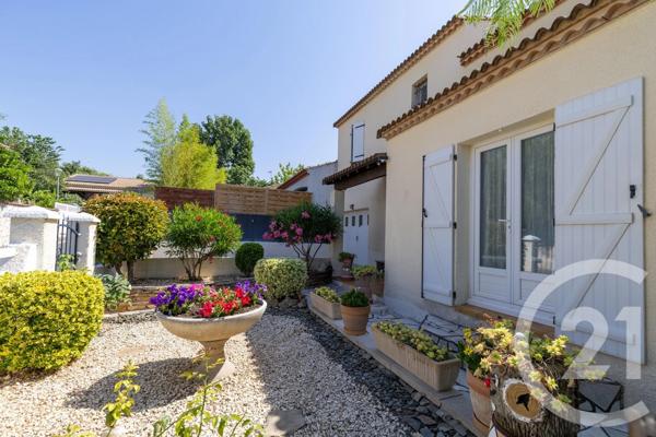 Maison à vendre  4 pièces - 106,40 m 2   PEZENAS  - 34