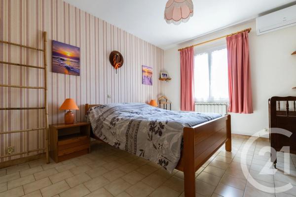 Maison à vendre  4 pièces - 106,40 m 2   PEZENAS  - 34