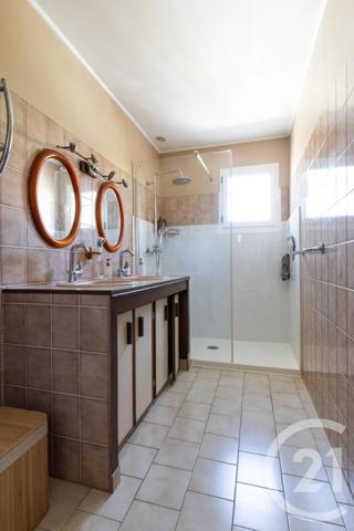 Maison à vendre  4 pièces - 106,40 m 2   PEZENAS  - 34