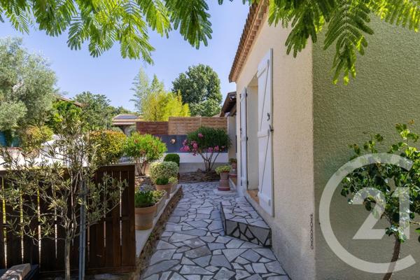 Maison à vendre  4 pièces - 106,40 m 2   PEZENAS  - 34