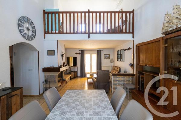 Maison à vendre  4 pièces - 106,40 m 2   PEZENAS  - 34