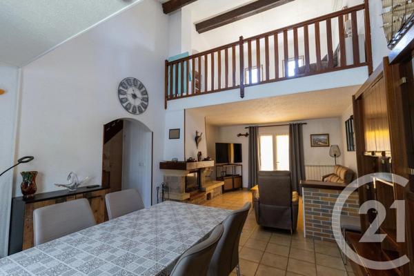 Maison à vendre  4 pièces - 106,40 m 2   PEZENAS  - 34