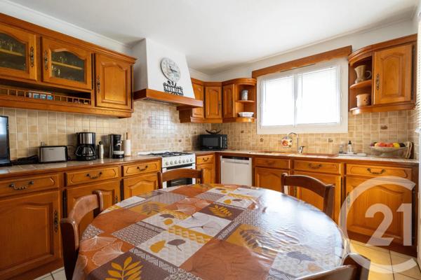Maison à vendre  4 pièces - 106,40 m 2   PEZENAS  - 34