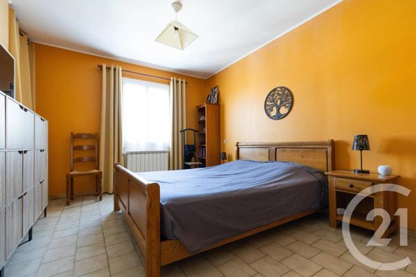 Maison à vendre  4 pièces - 106,40 m 2   PEZENAS  - 34