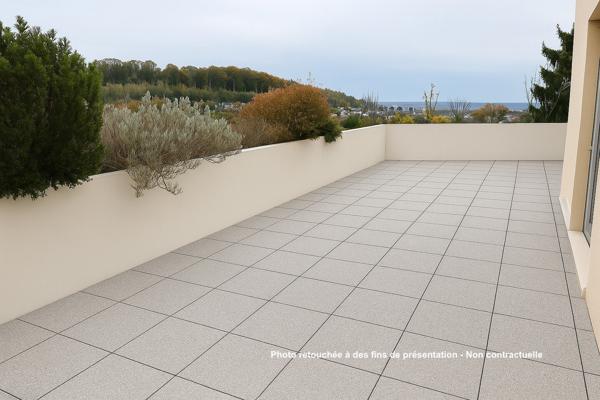 QUARTIER RESIDENTIEL RECHERCHE, GRANDE TERRASSE SUD, VUE PANORAMIQUE