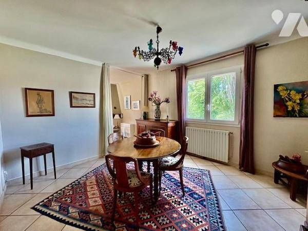 PIGNAN villa avec local professionnel à vendre au centre du village