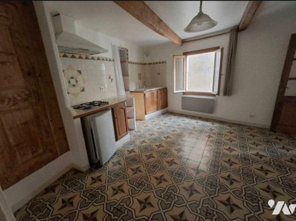 maison de village T3 de 70 m2 sur 4 niveaux exposé sud