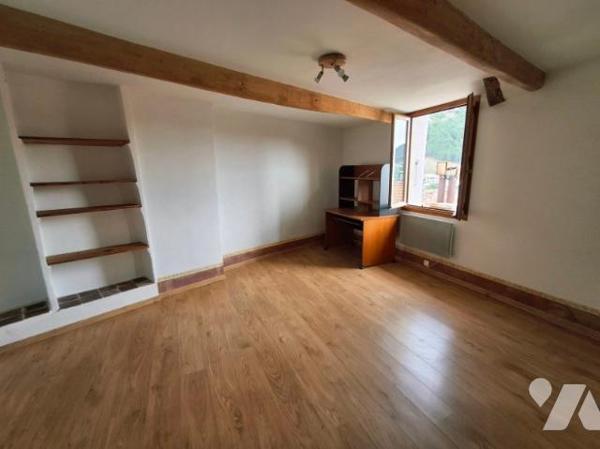 maison de village T3 de 70 m2 sur 4 niveaux exposé sud