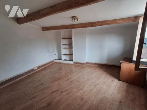 maison de village T3 de 70 m2 sur 4 niveaux exposé sud