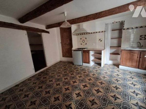 maison de village T3 de 70 m2 sur 4 niveaux exposé sud