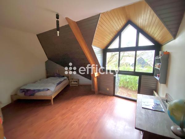 Maison 7 pièces - 236 m²