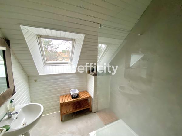 Maison 7 pièces - 236 m²