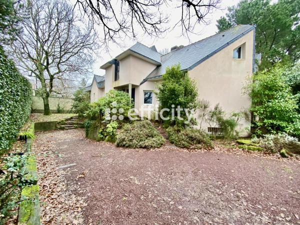 Maison 7 pièces - 236 m²