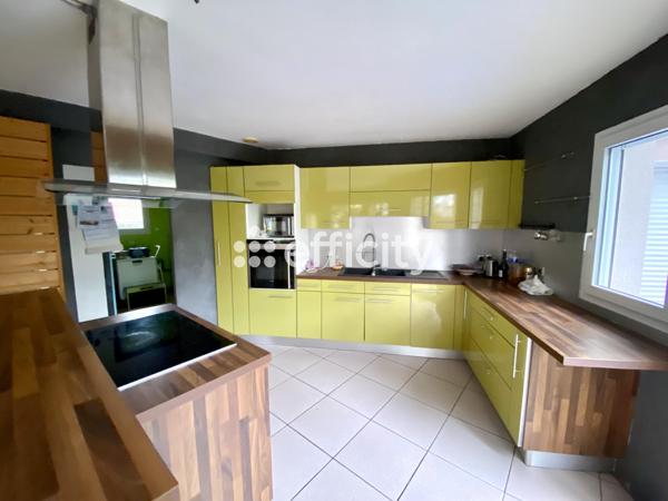 Maison 7 pièces - 236 m²