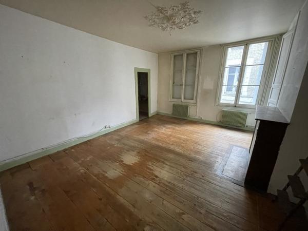 Immeuble à vendre |  Amboise |  241 m²
