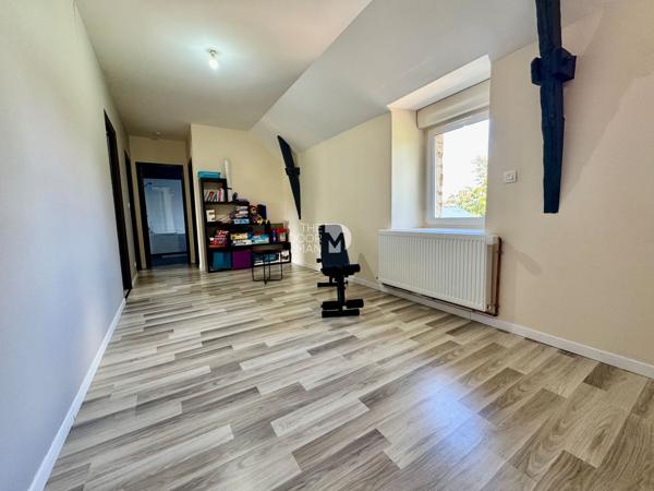 Maison - À vendre - 194 m² - MONTSURS-SAINT-CENERE | The Door Man