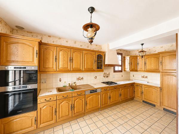 CHAUMONTEL ? MAISON INDÉPENDANTE ? 5 CHAMBRES ? TERRAIN DE 749 M²