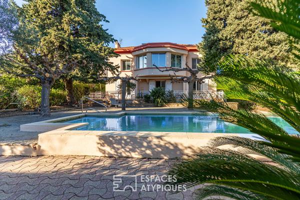 Maison de maître en centre ville avec piscine