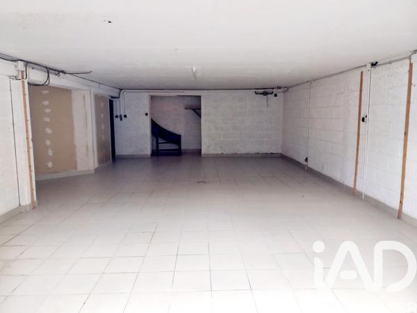 Immeuble à vendre 853 m² Lécousse