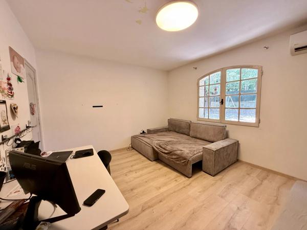 Maison 200 m² – 4 chambres – Terrain 1 300 m² – Revenus locatifs 1 300 €/mois