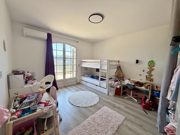 Maison 200 m² – 4 chambres – Terrain 1 300 m² – Revenus locatifs 1 300 €/mois