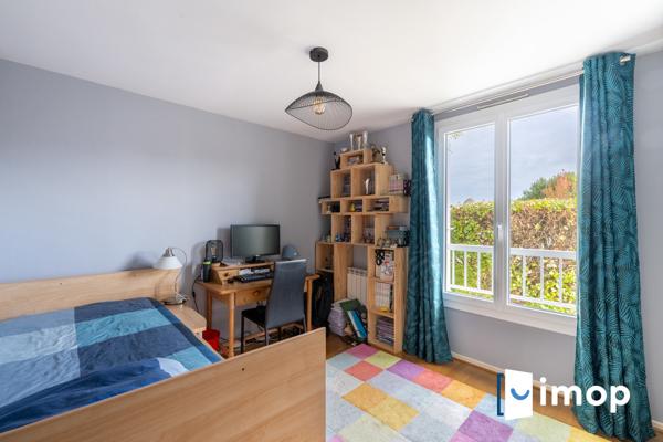 Belle maison avec extérieur