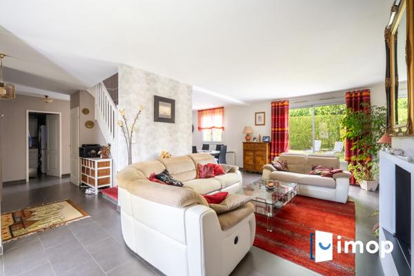 Belle maison avec extérieur