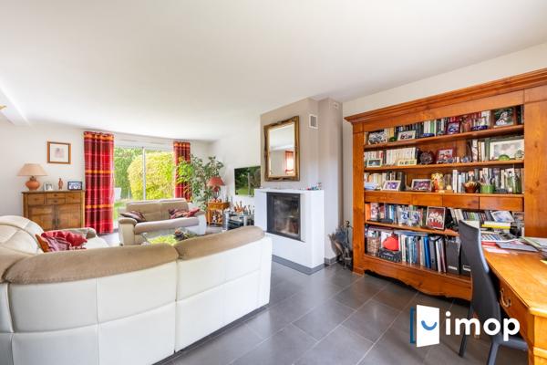 Belle maison avec extérieur