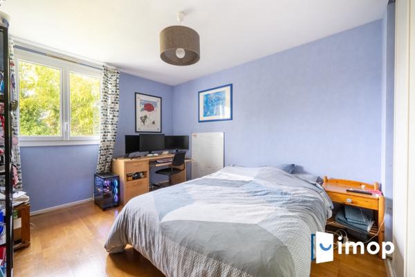 Belle maison avec extérieur