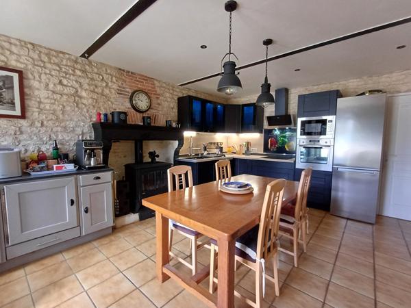 Maison  5 pièce(s)  4 chambre(s)  168 m²