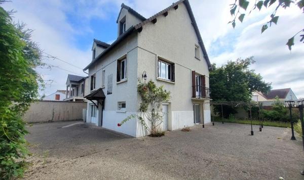 Grande maison familiale, 5 chambres  proche gare
