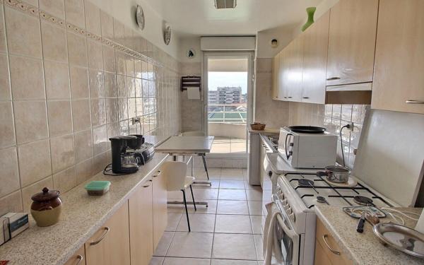 Appartement à vendre    3 pièces • 93,64 m2 Marseille 8