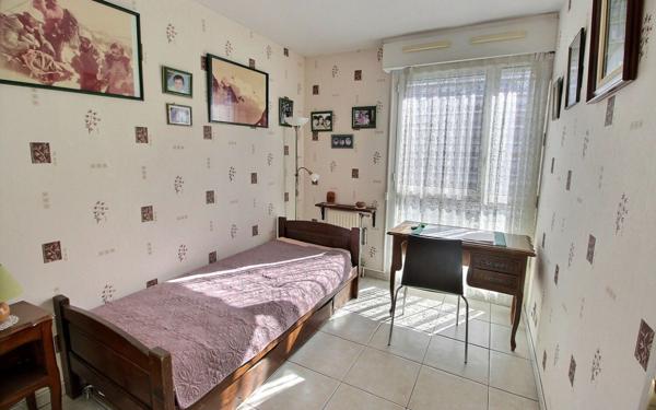 Appartement à vendre    3 pièces • 93,64 m2 Marseille 8