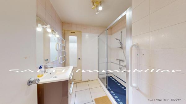 Grand appartement 109m2 – 3/4 Chambres – cave – box privé 2 voitures - Résidence privée.