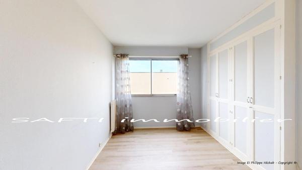 Grand appartement 109m2 – 3/4 Chambres – cave – box privé 2 voitures - Résidence privée.