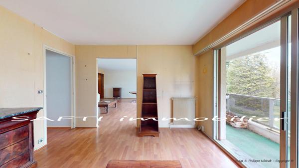 Grand appartement 109m2 – 3/4 Chambres – cave – box privé 2 voitures - Résidence privée.