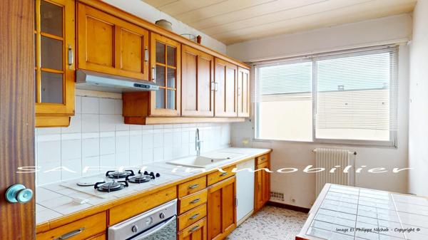 Grand appartement 109m2 – 3/4 Chambres – cave – box privé 2 voitures - Résidence privée.