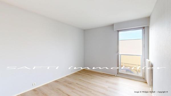 Grand appartement 109m2 – 3/4 Chambres – cave – box privé 2 voitures - Résidence privée.