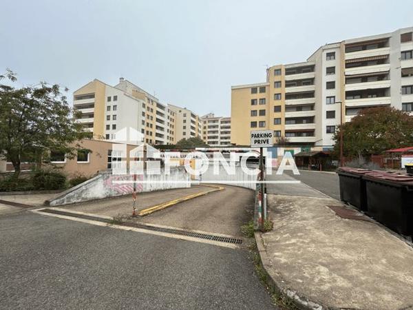 Location Parking 7 m² - PLACE DE L'HOTEL DE VILLE Roanne 42300