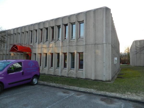 Dpt Isère (38), à louer bureaux  59 m² à MEYLAN